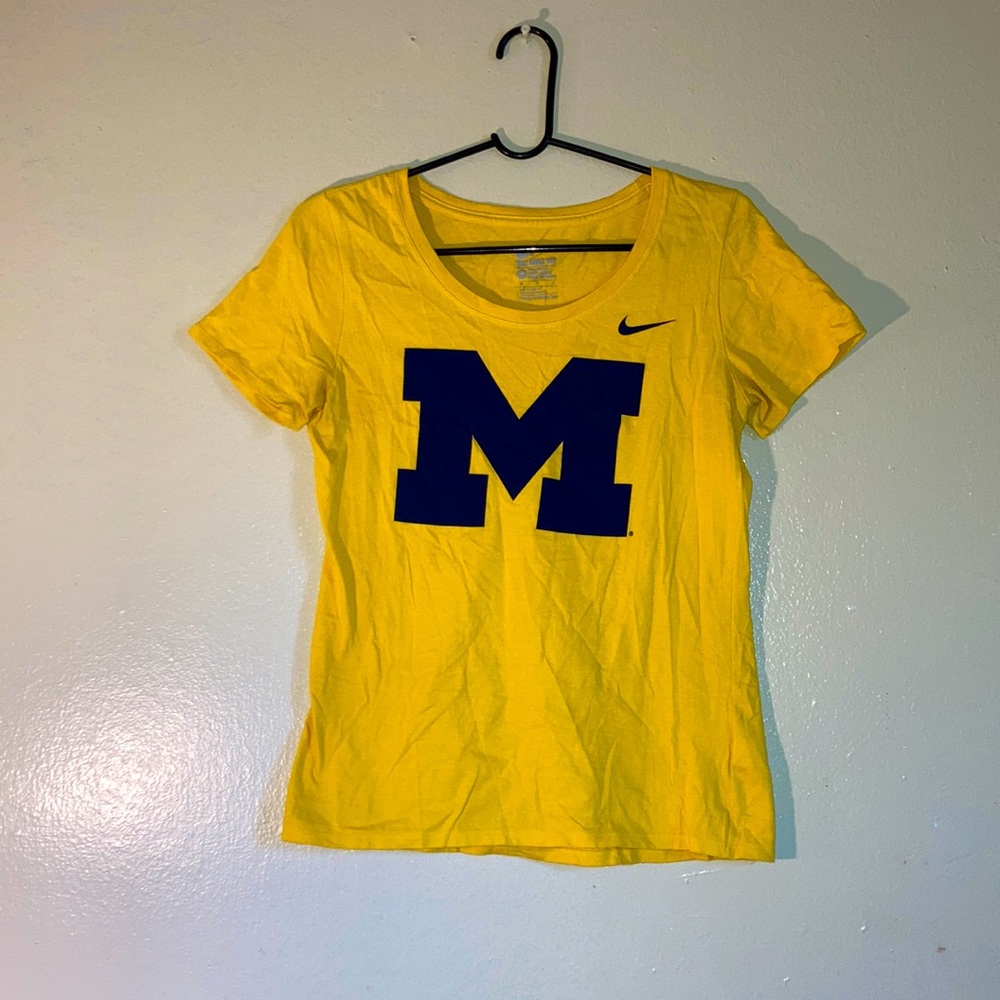 Nike University of Michigan Wolverines Graphic T-Shirt Women's Size Medium Yello